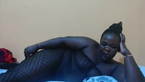 Snapshot of sexy_mummy25 chatting on December 18, 2025, 12:49 am sexy_mummy25 online show from December 18, 2025, 12:49 am