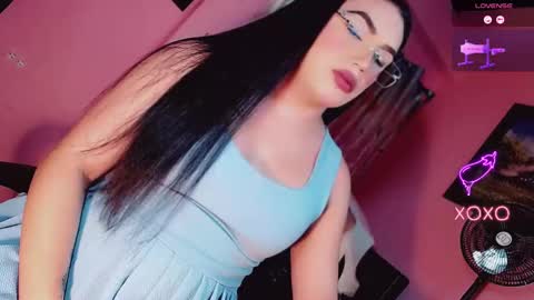 Snapshot of sexy_mysterious_dirty_girl chatting on November 23, 2025, 9:53 am queen online show from November 23, 2025, 9:53 am