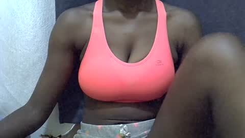 Snapshot of sexy_peach4 chatting on June 17, 2026, 10:06 am sexy_peach4 online show from June 17, 2026, 10:06 am