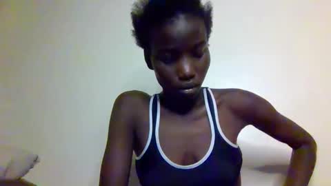 Snapshot of sexy_petittie chatting on October 8, 2025, 7:11 pm sexy_petittie online show from October 8, 2025, 7:11 pm