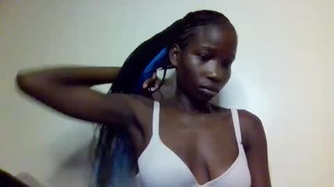 Snapshot of sexy_petittie chatting on October 15, 2025, 7:30 am sexy_petittie online show from October 15, 2025, 7:30 am