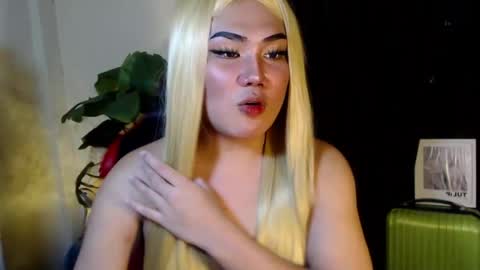 Snapshot of sexy_rc18 chatting on June 27, 2026, 2:38 am RC online show from June 27, 2026, 2:38 am