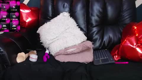 karoline online show from February 14, 2025, 3:00 am