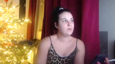 Snapshot of sexy_slimm25 chatting on December 21, 2025, 3:08 pm Slimm online show from December 21, 2025, 3:08 pm