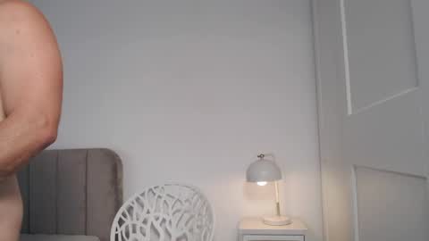 Snapshot of sexyandmarried chatting on April 29, 2026, 9:35 am sexyandmarried online show from April 29, 2026, 9:35 am