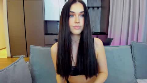 Lou online show from December 8, 2024, 9:30 pm