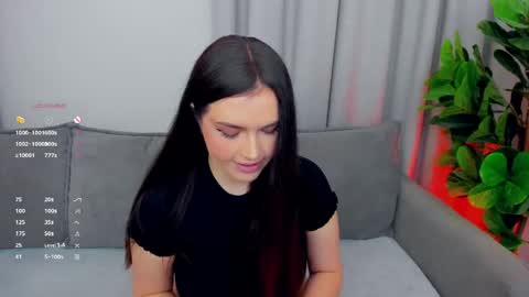 Snapshot of sexyangeloux chatting on May 28, 2026, 9:12 pm Lou online show from May 28, 2026, 9:12 pm