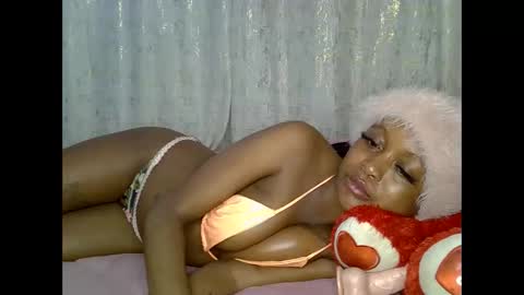 sexyasspetitte_ online show from May 27, 2026, 11:35 pm