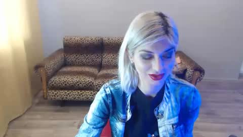sexybeatriice online show from January 18, 2025, 7:17 am