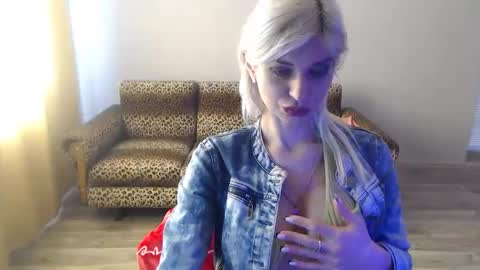sexybeatriice online show from February 28, 2025, 7:37 am