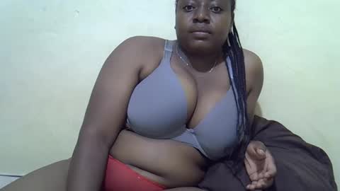 Snapshot of sexyboobies25 chatting on March 10, 2025, 12:18 am sexyboobies25 online show from March 10, 2025, 12:18 am