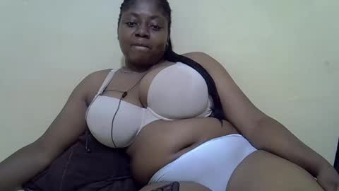 Snapshot of sexyboobies25 chatting on March 10, 2025, 7:21 am sexyboobies25 online show from March 10, 2025, 7:21 am