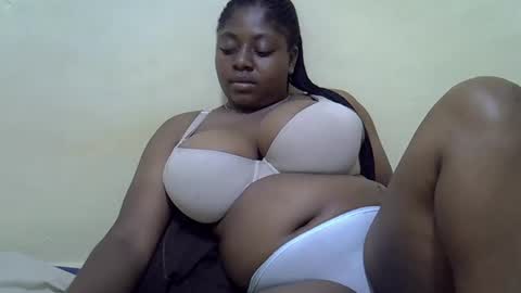 Snapshot of sexyboobies25 chatting on March 10, 2025, 10:37 am sexyboobies25 online show from March 10, 2025, 10:37 am