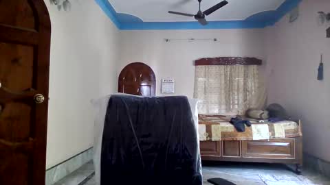 xcxcxcx online show from October 24, 2025, 5:04 am