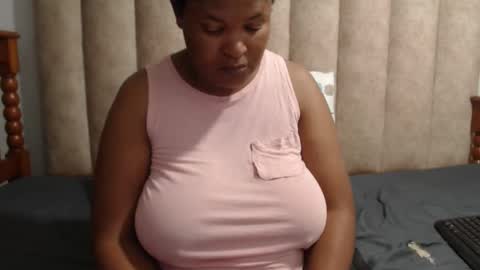 Snapshot of sexybustyxx chatting on December 16, 2025, 6:29 am sexybustyxx online show from December 16, 2025, 6:29 am