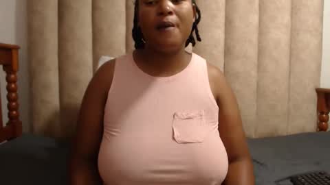 Snapshot of sexybustyxx chatting on February 5, 2026, 6:07 am sexybustyxx online show from February 5, 2026, 6:07 am