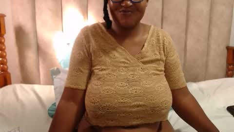 Snapshot of sexybustyxx chatting on February 18, 2026, 6:20 am sexybustyxx online show from February 18, 2026, 6:20 am