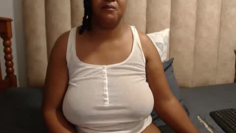 Snapshot of sexybustyxx chatting on March 31, 2026, 6:58 am sexybustyxx online show from March 31, 2026, 6:58 am