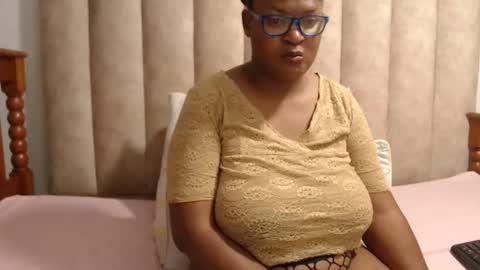 Snapshot of sexybustyxx chatting on April 8, 2026, 6:24 am sexybustyxx online show from April 8, 2026, 6:24 am