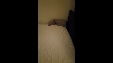 Sexy couple with a squirting lady online show from March 25, 2026, 11:55 pm