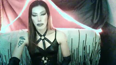 Snapshot of sexydevine_34 chatting on April 21, 2026, 1:42 am Devine online show from April 21, 2026, 1:42 am