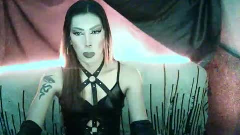 Snapshot of sexydevine_34 chatting on April 21, 2026, 2:51 am Devine online show from April 21, 2026, 2:51 am