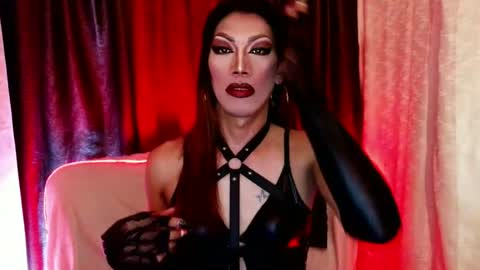 Devine online show from June 25, 2026, 2:11 am