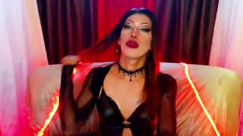 Devine online show from July 10, 2026, 8:33 pm