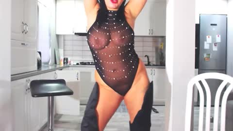 sexylady online show from December 2, 2024, 8:30 am