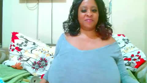 sexyebonylove89 online show from April 26, 2026, 1:03 am
