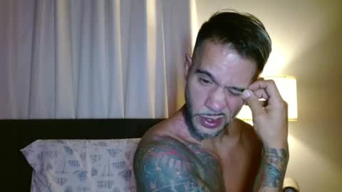 Snapshot of sexyfitdaddy chatting on September 13, 2025, 2:33 am Sexy Fit Daddy online show from September 13, 2025, 2:33 am