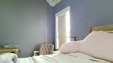 LisaisLuscious online show from June 11, 2026, 1:42 pm