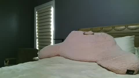 LisaisLuscious online show from July 10, 2026, 1:58 pm