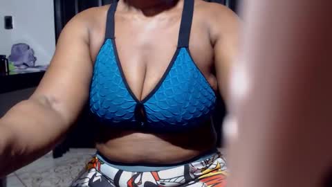 sexyhanny4u online show from September 12, 2025, 6:52 pm