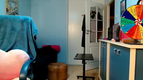 Jenny online show from December 3, 2025, 10:19 pm