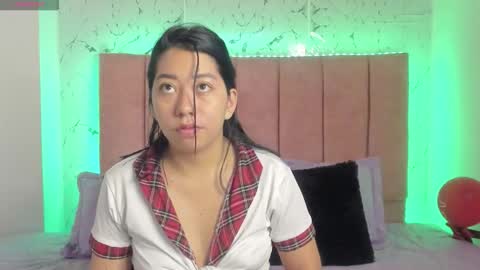 Snapshot of sexylaurita4u chatting on September 11, 2025, 12:27 pm laura online show from September 11, 2025, 12:27 pm