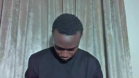 sexylinkebony2 online show from March 1, 2026, 9:39 pm