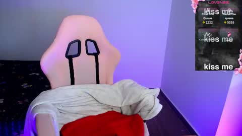 sexyloba  independent model online show from June 20, 2026, 3:48 pm