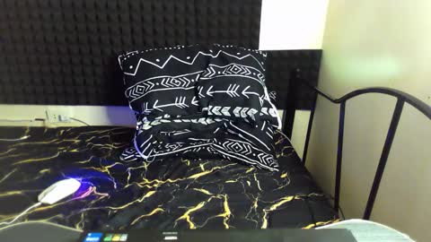 Snapshot of sexylove212002 chatting on November 12, 2025, 6:14 am Lily online show from November 12, 2025, 6:14 am