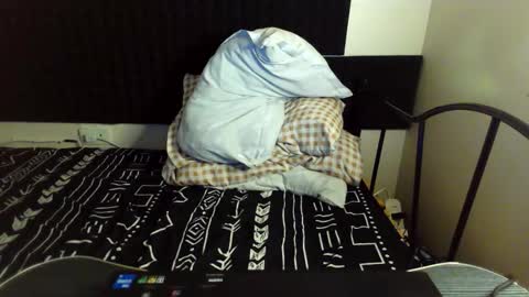 Snapshot of sexylove212002 chatting on November 25, 2025, 6:35 am Lily online show from November 25, 2025, 6:35 am