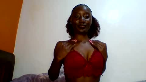 Snapshot of sexylucia5 chatting on June 13, 2026, 10:13 am sexylucia5 online show from June 13, 2026, 10:13 am