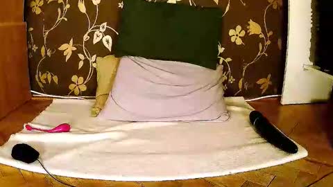 Squirty Maya Gold online show from September 14, 2025, 1:43 pm