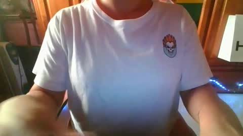 Snapshot of sexymisss24 chatting on October 22, 2025, 3:34 pm sexymisss24 online show from October 22, 2025, 3:34 pm