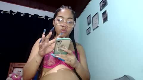 sexymomm678 online show from April 23, 2026, 2:13 am