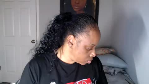 SexyMona online show from September 17, 2025, 2:02 am