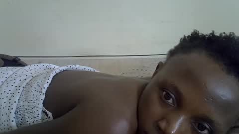 Snapshot of sexypetite4 chatting on July 7, 2026, 7:23 am SHARON online show from July 7, 2026, 7:23 am