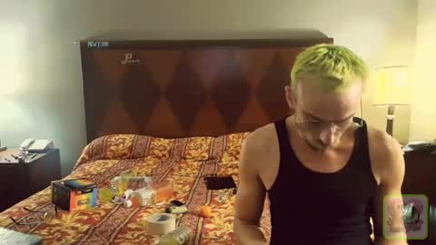 Possum online show from April 18, 2026, 4:05 am