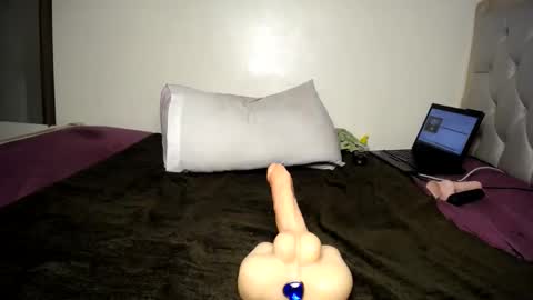 naughty slut online show from January 22, 2025, 8:29 am