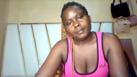 Snapshot of sexypussy983 chatting on July 20, 2026, 5:33 am Micky online show from July 20, 2026, 5:33 am