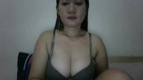 Snapshot of sexypussy_pinay chatting on October 4, 2025, 9:35 pm sexypussy_pinay online show from October 4, 2025, 9:35 pm